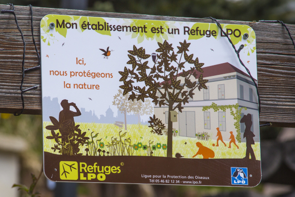 Panneau Refuge LPO établissement © LPO